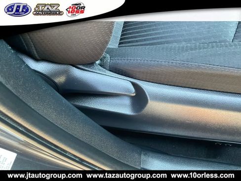 Used 2018 Toyota Prius Three FWD image 15