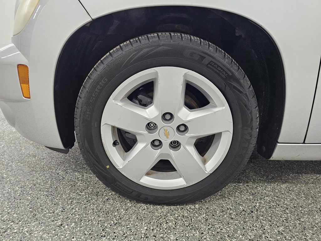 Used 2011 Chevrolet HHR LT FWD image 8