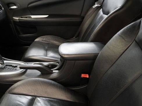 Used 2012 Chrysler 200 Limited FWD image 8