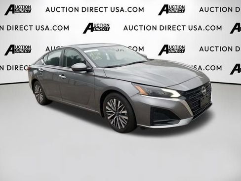 Used 2023 Nissan Altima 2.5 SV FWD image 5