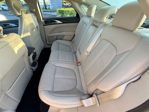 Used 2019 Lincoln MKZ Reserve image 19