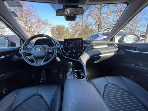 Used 2021 Toyota Camry SE image 32