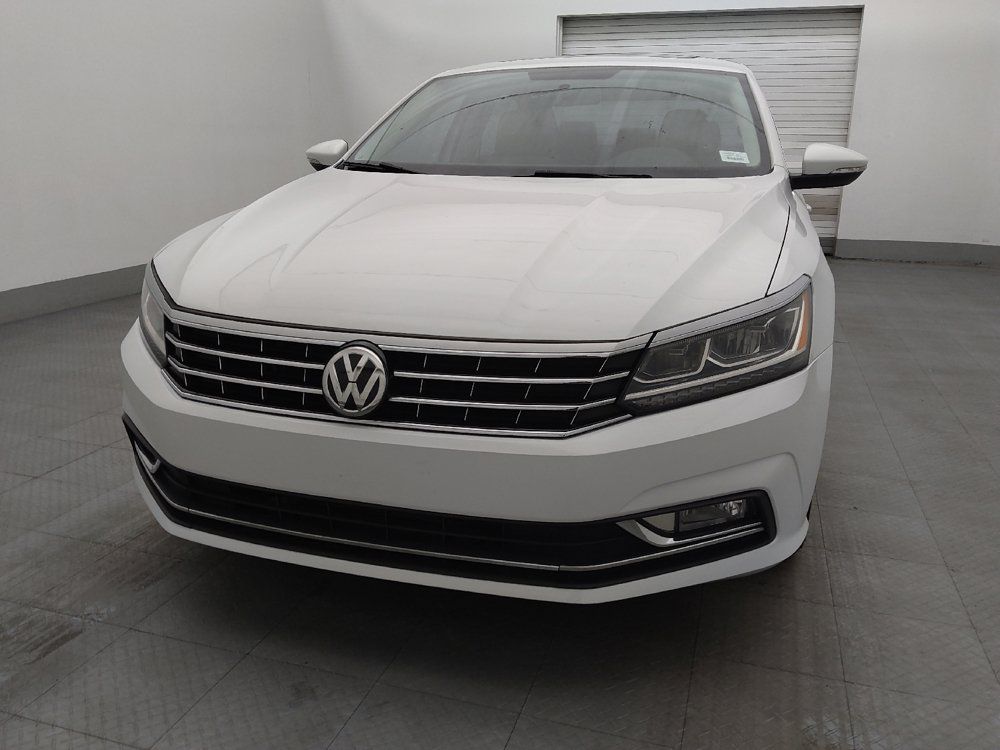 Used 2018 Volkswagen Passat 2.0T SE w/ SE Lighting Package FWD image 15
