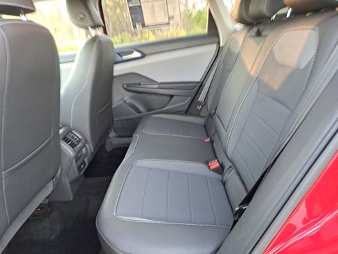 Used 2024 Volkswagen Taos SE image 13