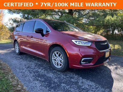 Certified 2024 Chrysler Pacifica Touring-L