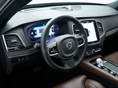 Used 2023 Volvo XC90 T8 Ultimate w/ Lounge Package AWD/4WD image 13