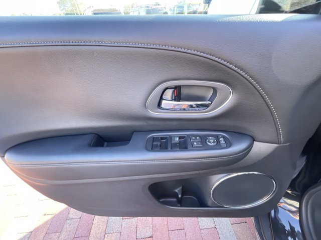 Used 2017 Honda HR-V EX-L image 10
