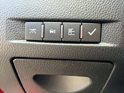 Used 2014 Chevrolet Captiva Sport LT w/ Convenience Package FWD image 29