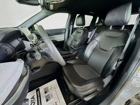 Certified 2024 Jeep Compass Latitude image 12