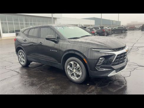 Certified 2023 Chevrolet Blazer LT w/ Driver Confidence Package image 2