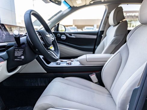 New 2026 Genesis GV80 2.5T Prestige AWD/4WD image 18