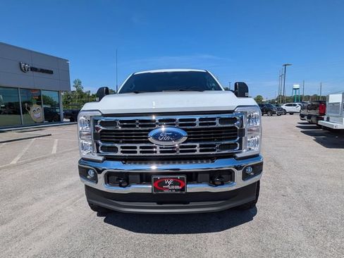 Used 2025 Ford F250 XLT w/ FX4 Off-Road Package AWD/4WD image 9