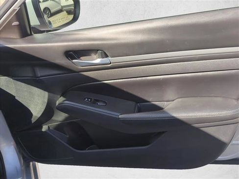 Used 2022 Nissan Altima 2.5 SV FWD image 25