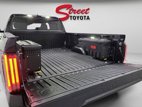 Used 2024 Toyota Tundra Limited AWD/4WD image 7