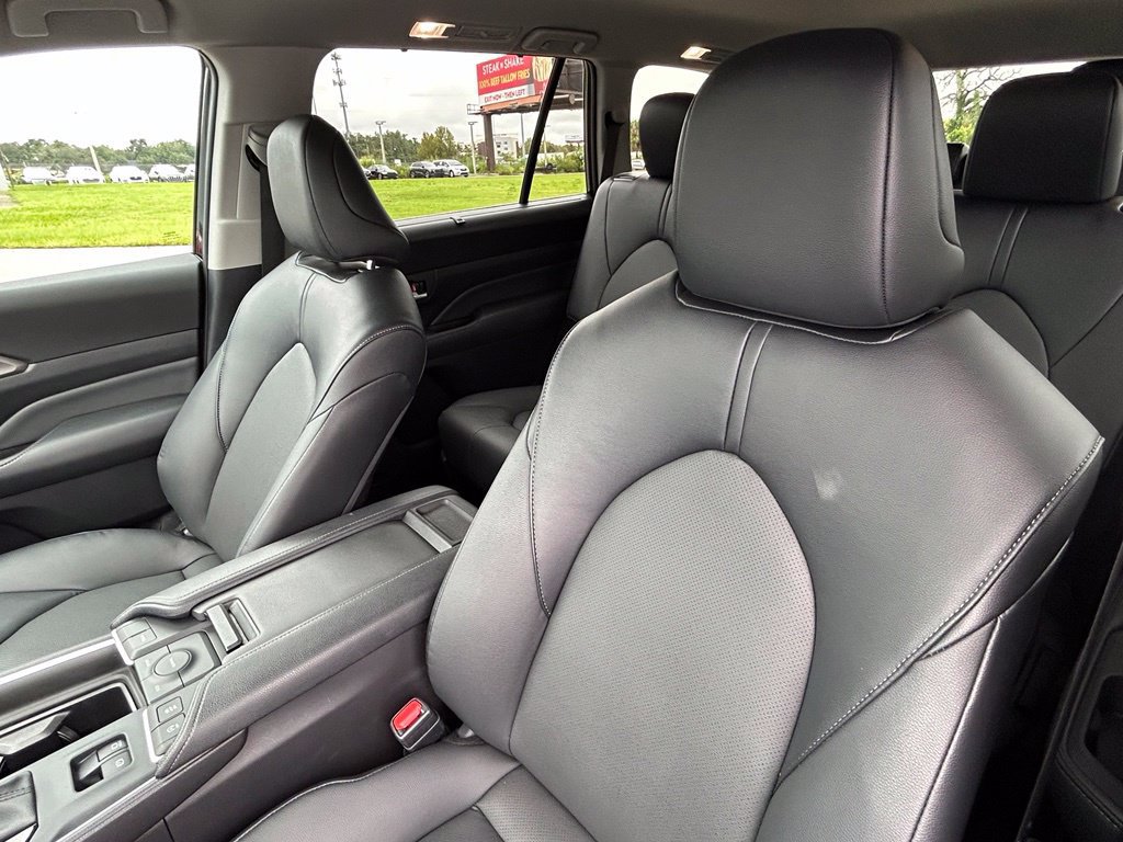 Used 2026 Toyota Grand Highlander FWD image 18