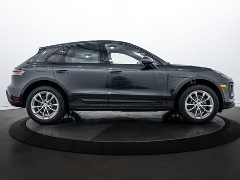 New 2026 Porsche Macan image 8