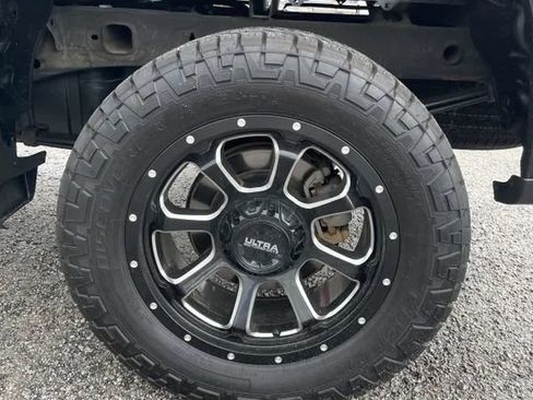Used 2021 Chevrolet Silverado 1500 LT AWD/4WD image 17