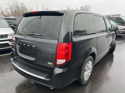 Used 2018 Dodge Grand Caravan SE w/ UConnect Hands-Free Group image 7