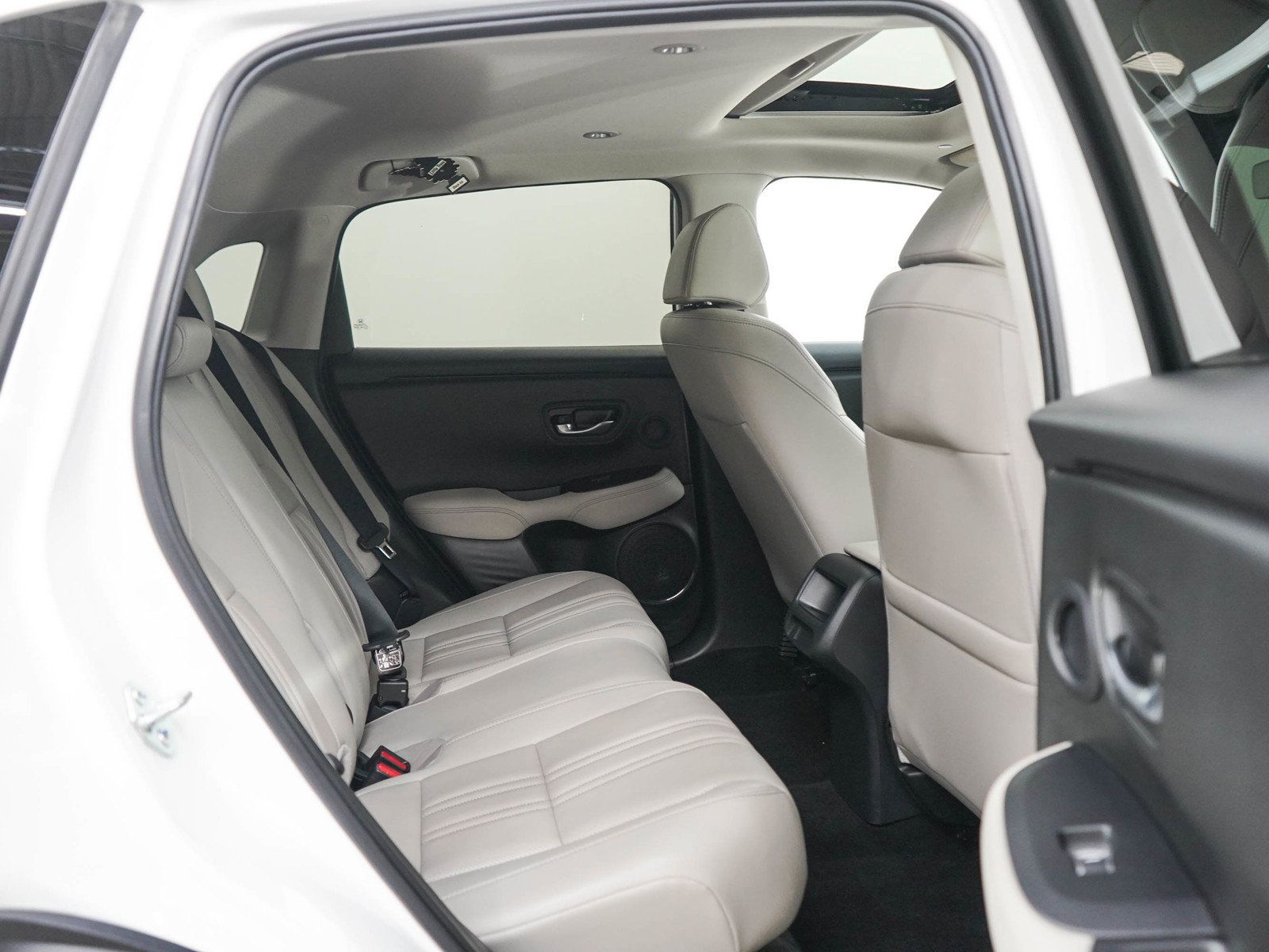 Used 2025 Honda HR-V EX-L image 12