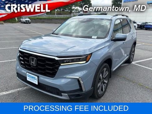Used 2024 Honda Pilot Touring image 1