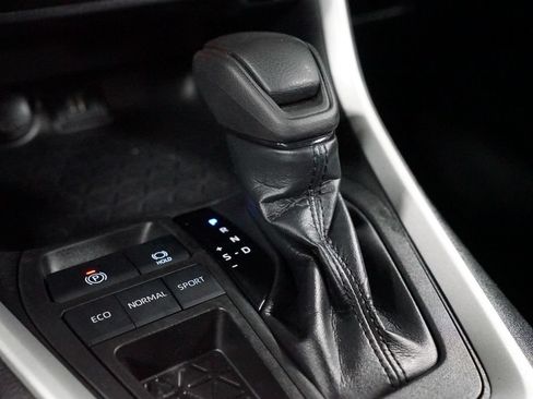Certified 2023 Toyota RAV4 XLE FWD image 21
