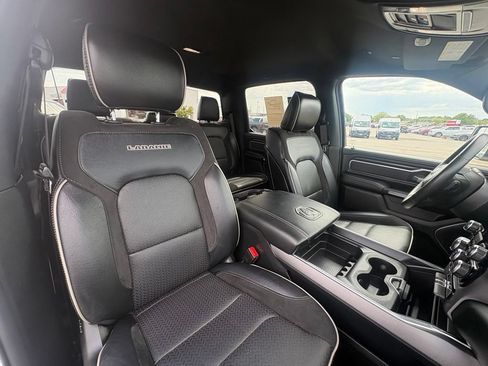 Used 2024 RAM 1500 Laramie AWD/4WD image 28