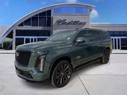 Used 2025 Cadillac Escalade ESV V