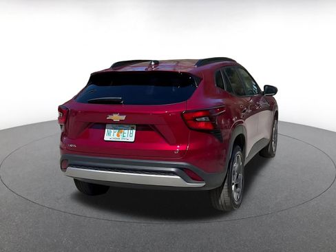 Used 2025 Chevrolet Trax LT w/ LT Convenience Package image 15