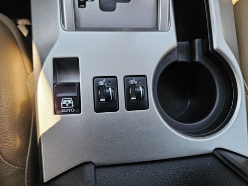 Used 2012 Toyota 4Runner Limited AWD/4WD image 31