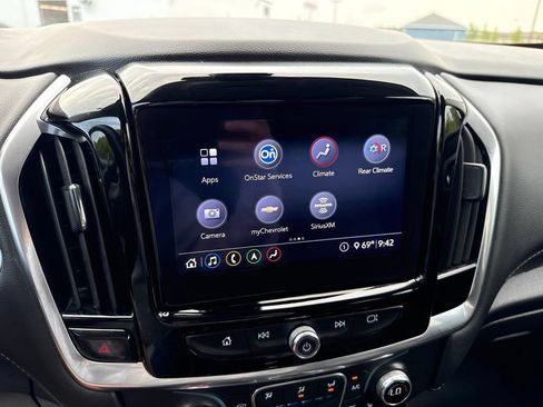 Used 2021 Chevrolet Traverse LT w/ LT Premium Package AWD/4WD image 35
