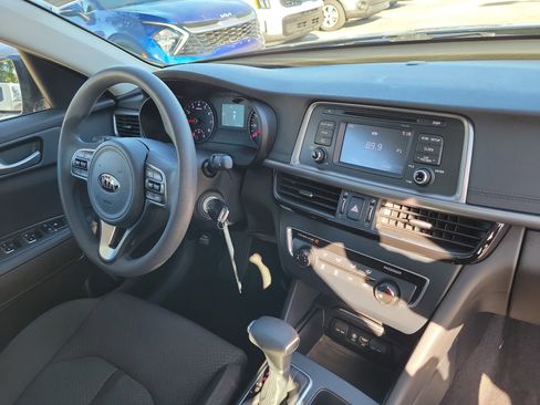 Used 2017 Kia Optima LX w/ Option Group 014 image 8