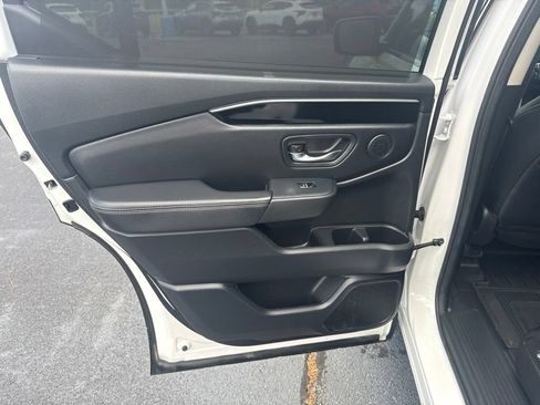 Used 2023 Honda Pilot Touring image 33