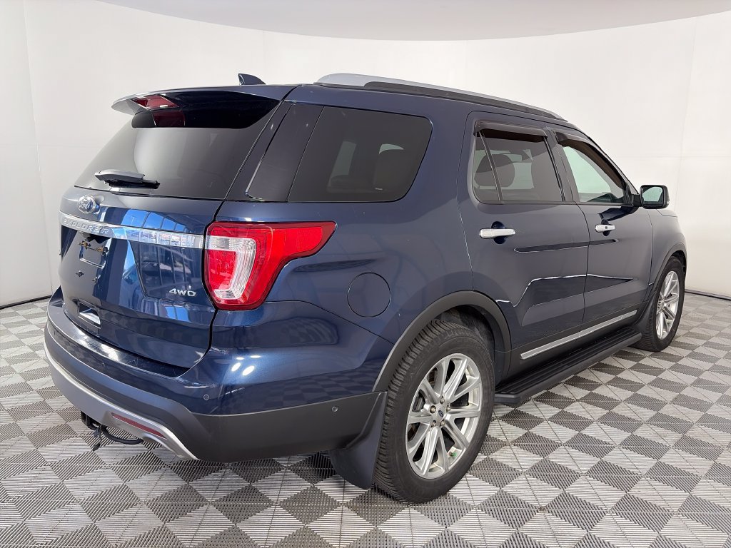 Used 2017 Ford Explorer Limited w/ Equipment Group 301A AWD/4WD image 7