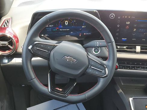 Used 2025 Chevrolet Equinox RS FWD image 28