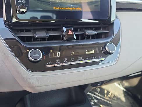 Used 2024 Toyota Corolla LE FWD image 27
