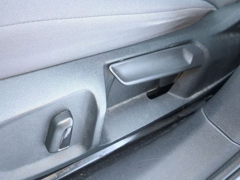 Used 2022 Volkswagen ID.4 Pro image 16