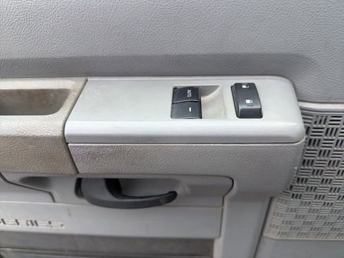 Used 2014 Ford E-250 and Econoline 250 w/ Power Group image 14