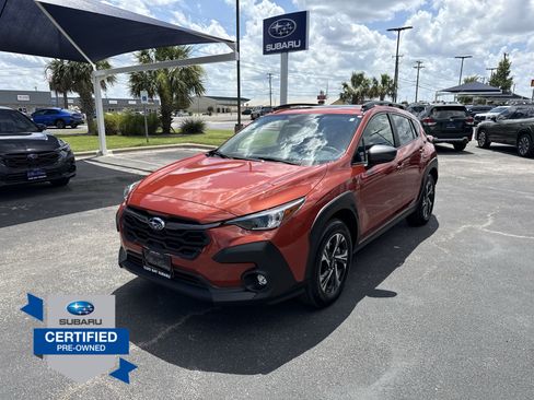 Used 2025 Subaru Crosstrek 2.5i Premium AWD/4WD image 3