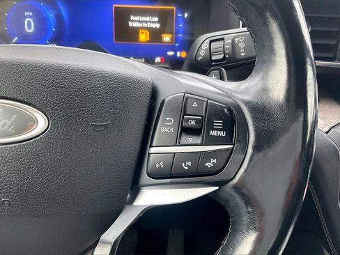 Used 2020 Ford Explorer Platinum w/ Premium Technology Package image 19