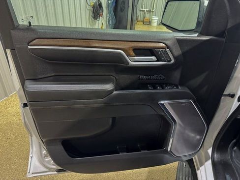 Used 2022 Chevrolet Silverado 1500 High Country image 9