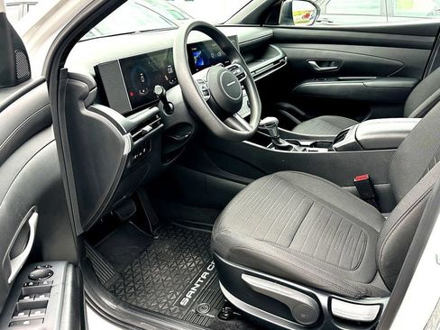 Used 2025 Hyundai Santa Cruz SE FWD image 13