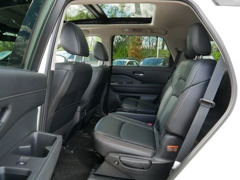Certified 2023 Nissan Pathfinder SL w/ SL Premium Package AWD/4WD image 36