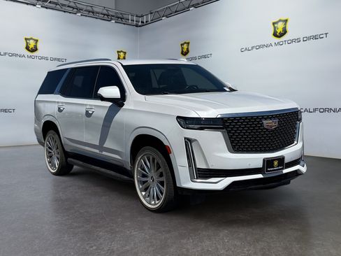 Used 2022 Cadillac Escalade Luxury RWD image 7
