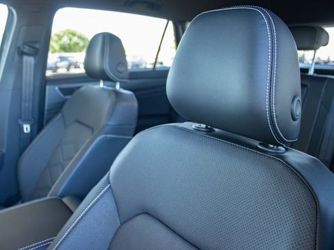 Used 2024 Volkswagen Atlas Cross Sport SE image 15