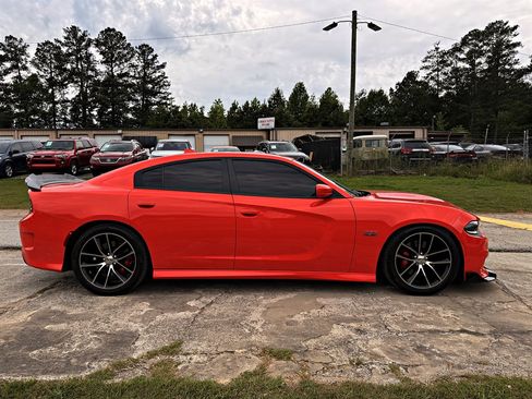 Used 2016 Dodge Charger R/T Scat Pack w/ Beats Audio Group RWD image 4