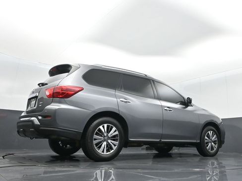 Used 2020 Nissan Pathfinder SV image 23