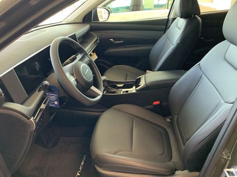 Used 2018 Toyota RAV4 LE w/ All Weather Liner Package AWD/4WD image 20