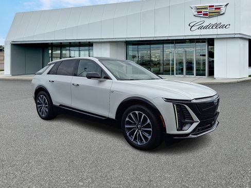 Certified 2024 Cadillac Lyriq Sport w/ LPO, Floor Liner Package AWD/4WD image 7