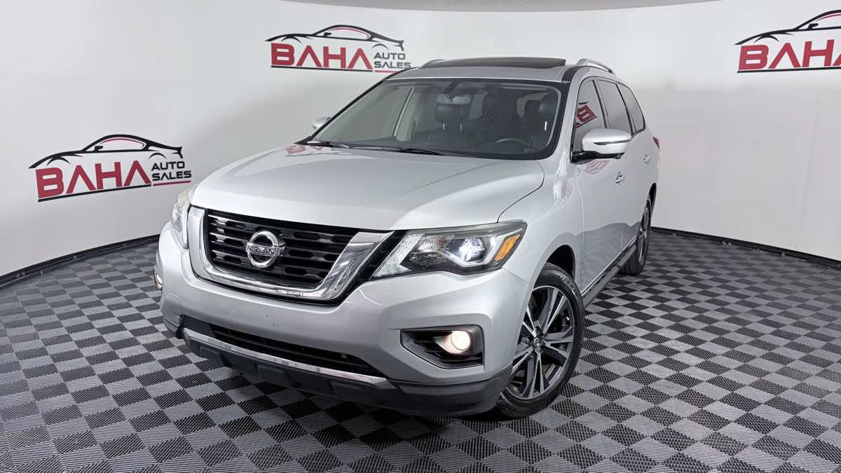 Used 2020 Nissan Pathfinder Platinum FWD image 2
