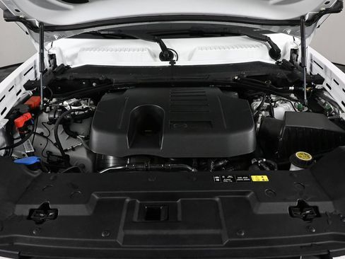 Used 2024 Land Rover Defender 110 X-Dynamic SE image 31